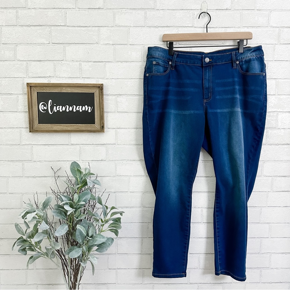 Tahari Dark Wash Stretch Ankle Jeans